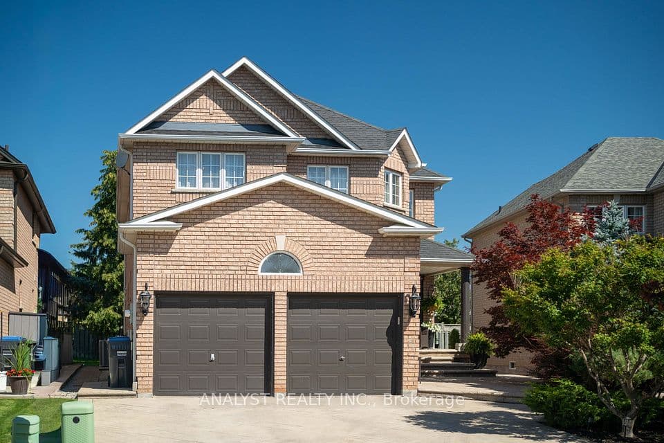 216 Waterbury Street, Caledon, ON L7E 2H9 – main photo