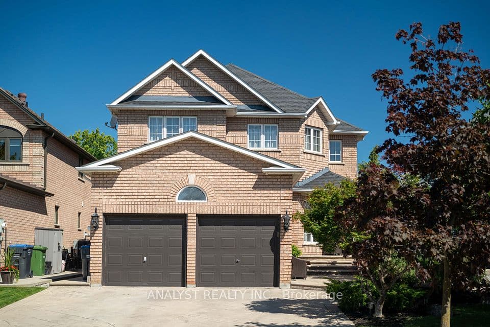 216 Waterbury Street, Caledon, ON L7E 2H9 – photo 2