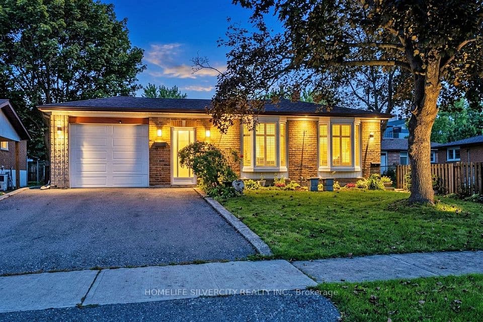 3602 Dunrankin Drive, Mississauga, ON L4T 1V9 – main photo