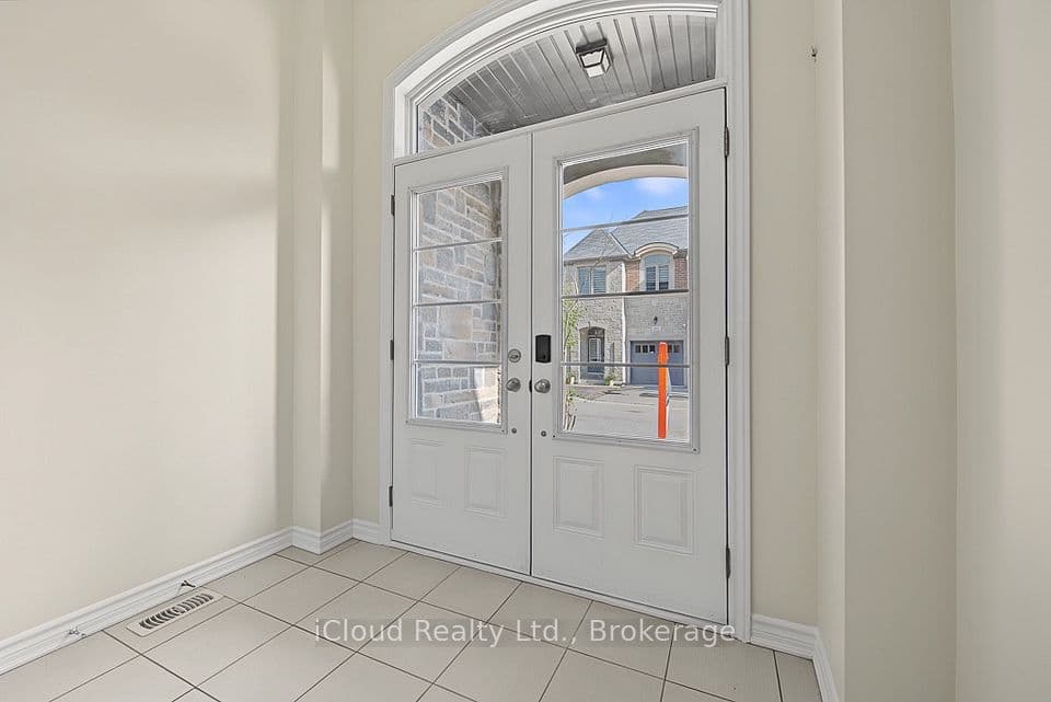 25 Gammon Crescent, Brampton, ON L6Y 6B7 – photo 3