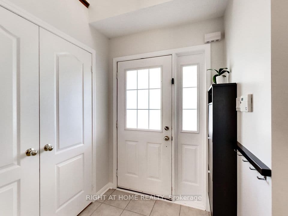 2527 Nettlecreek Crescent, Oakville, ON L6M 4C1 – photo 3