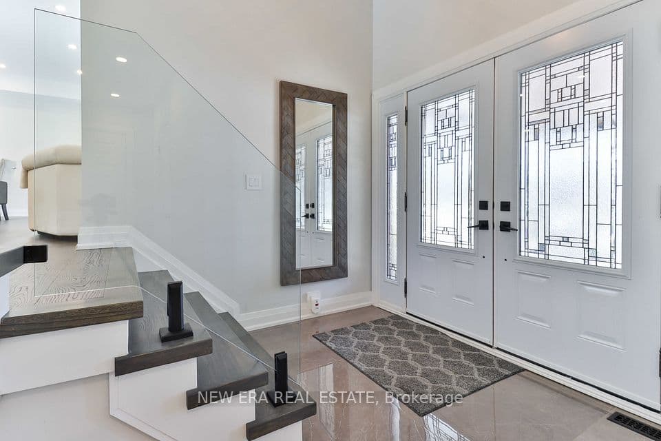 1481 Chasehurst Drive, Mississauga, ON L5J 3A8 – photo 2