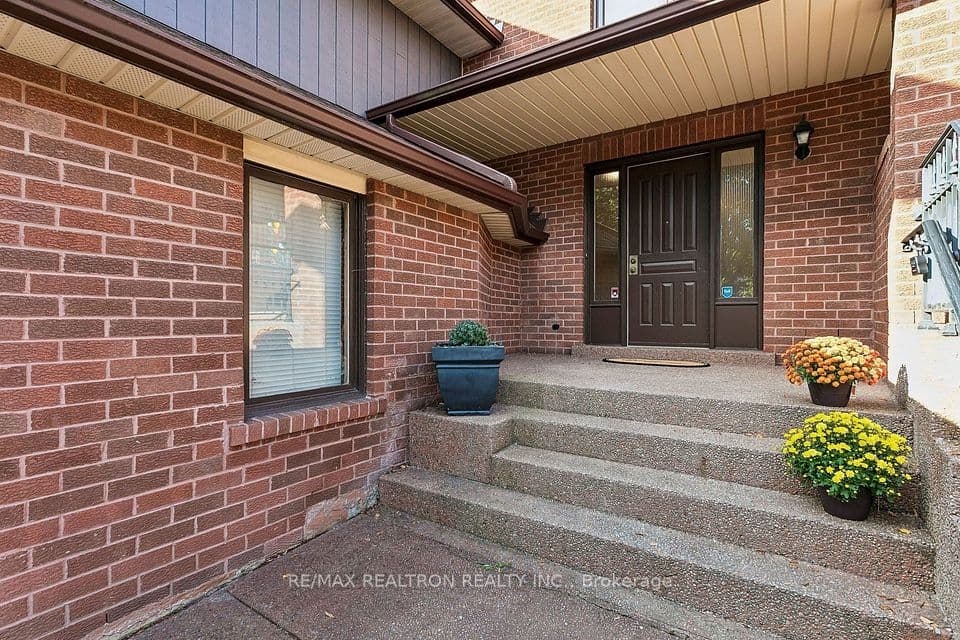 2537 Addingham Crescent, Oakville, ON L6J 7K7 – photo 2