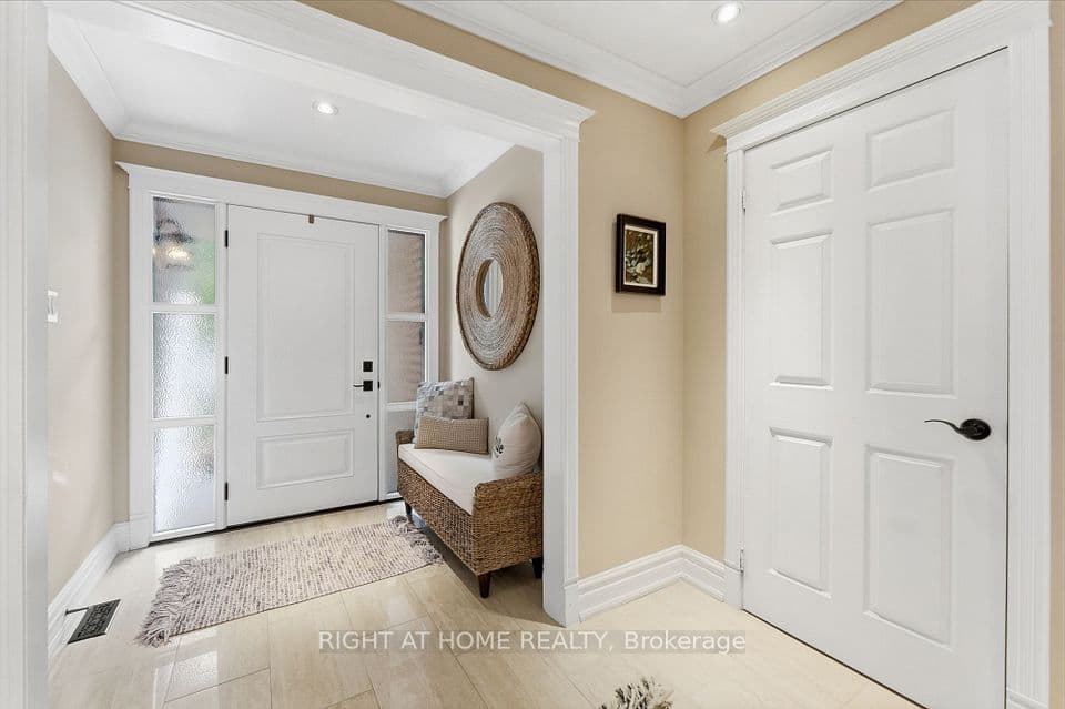 1594 Heritage Way, Oakville, ON L6M 2Z5 – photo 2