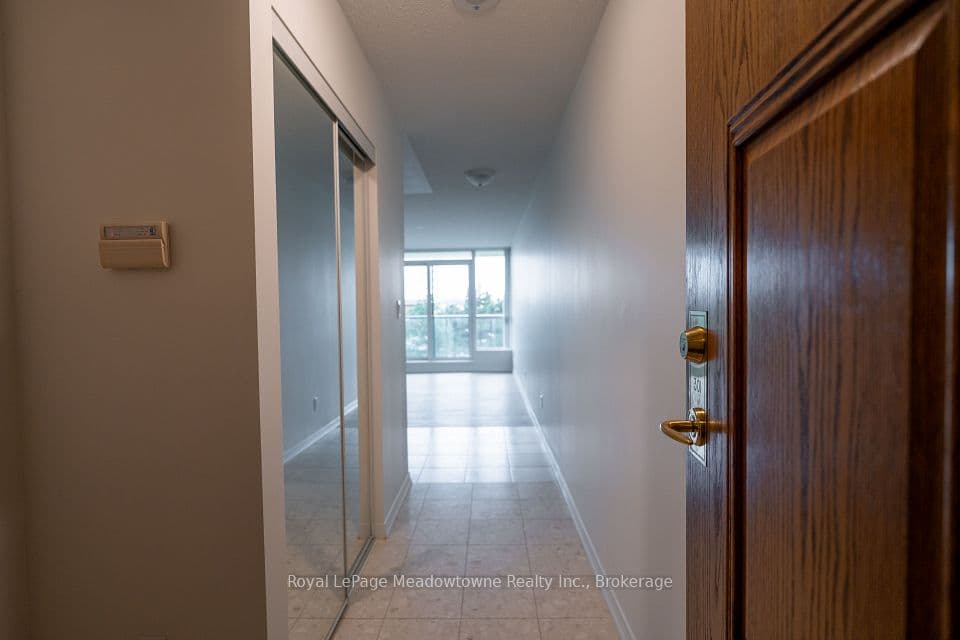 4879 Kimbermount Avenue 301, Mississauga, ON L5M 7R8 – photo 3