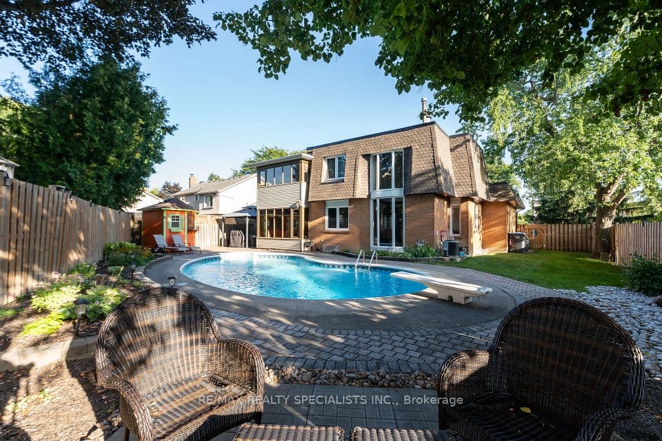 39 Parkside Drive, Brampton, ON L6Y 2H2 – photo 2