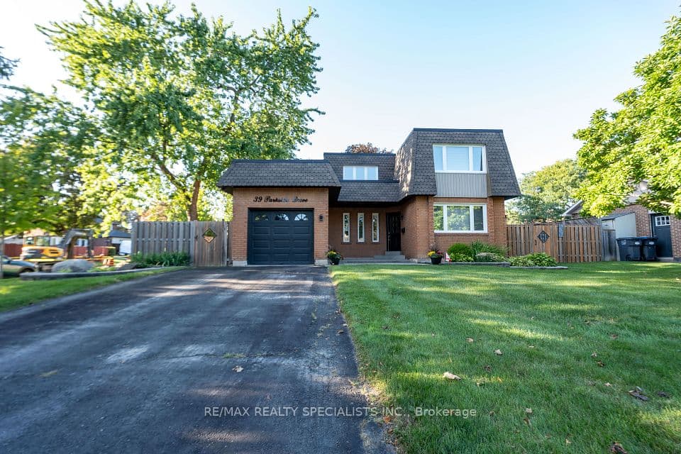 39 Parkside Drive, Brampton, ON L6Y 2H2 – main photo