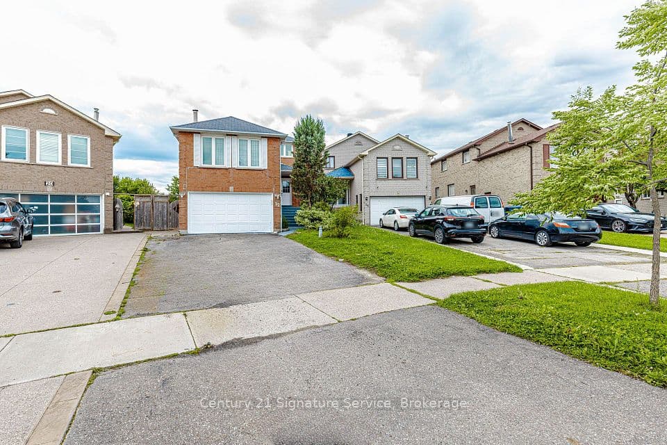 22 Merganser Crescent, Brampton, ON L6W 4E8 – photo 2