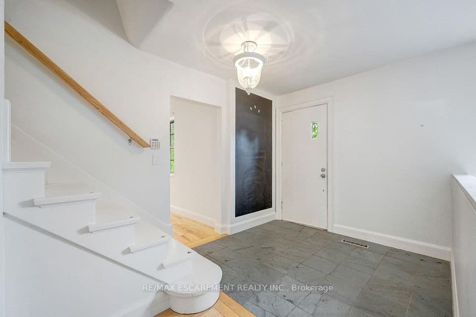 7 Washington Avenue, Oakville, ON L6K 1W5 – photo 3