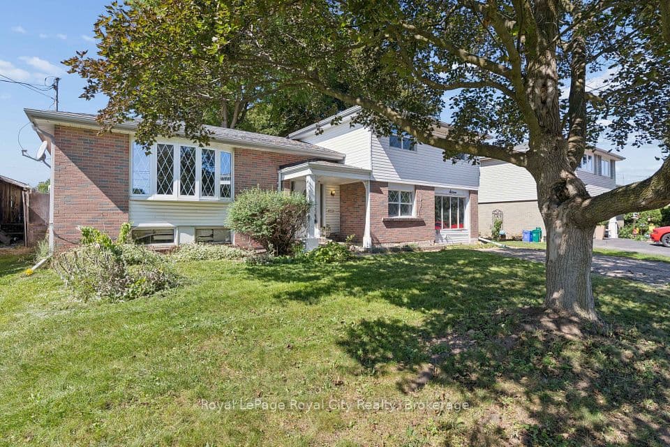 16 Heather Court, Halton Hills, ON L7G 2R6 – main photo