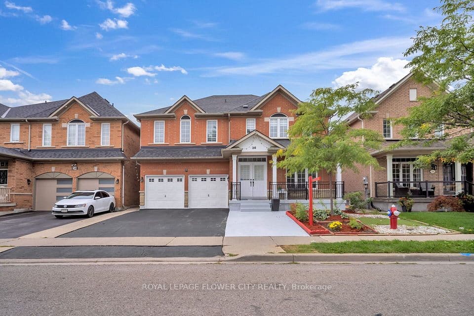 36 Borneo Crescent, Brampton, ON L6R 3C5 – main photo