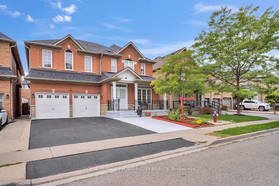 36 Borneo Crescent, Brampton, ON L6R 3C5 – photo 2