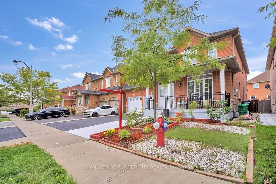36 Borneo Crescent, Brampton, ON L6R 3C5 – photo 3