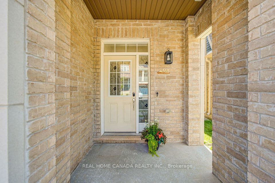 558 Bartleman Terrace, Milton, ON L9T 6Z4 – photo 2