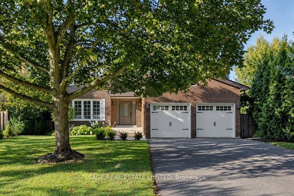 1819 Friar Tuck Court, Mississauga, ON L5K 2L4 – photo 2