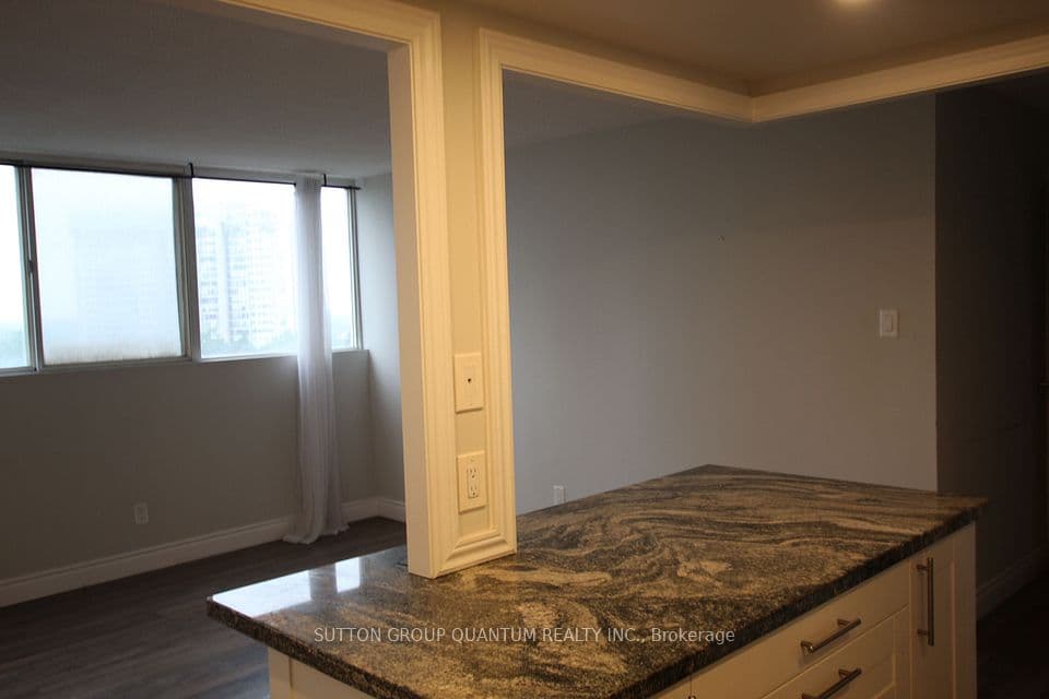 3700 Kaneff Crescent 808, Mississauga, ON L5A 4B8 – photo 3