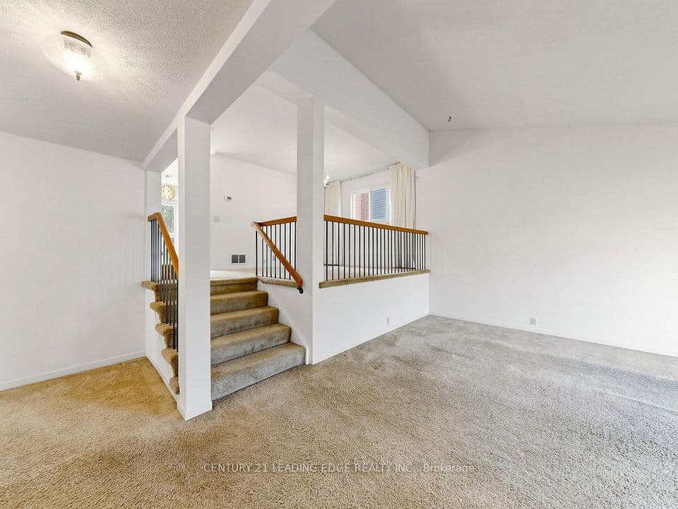 63 Mansfield Street, Brampton, ON L6S 2X9 – photo 3