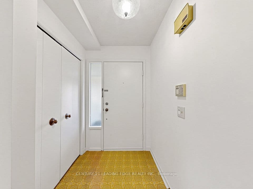 63 Mansfield Street, Brampton, ON L6S 2X9 – photo 2