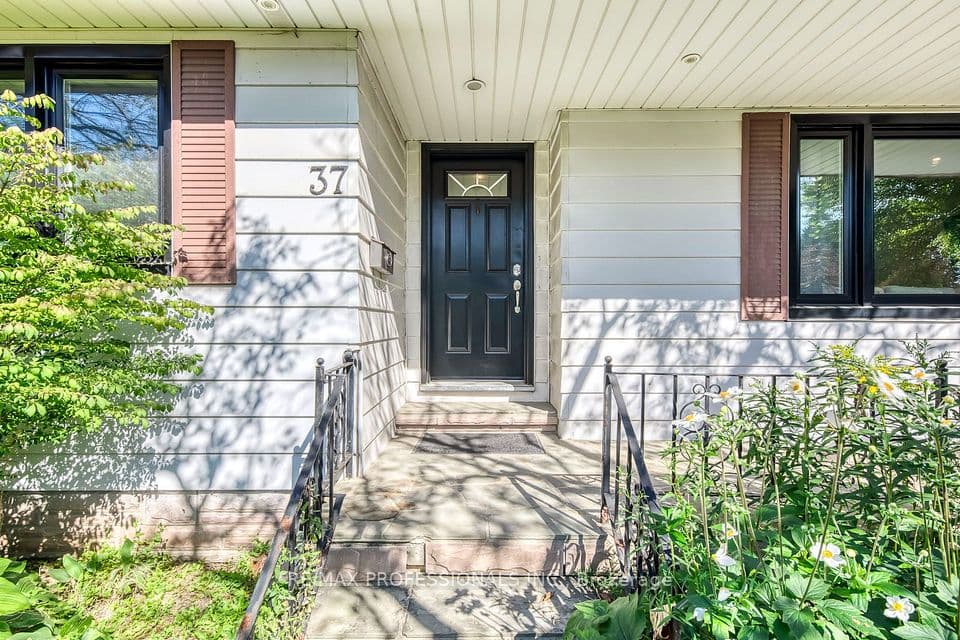 37 Mclaughlin Road N, Brampton, ON L6X 1Y9 – photo 2