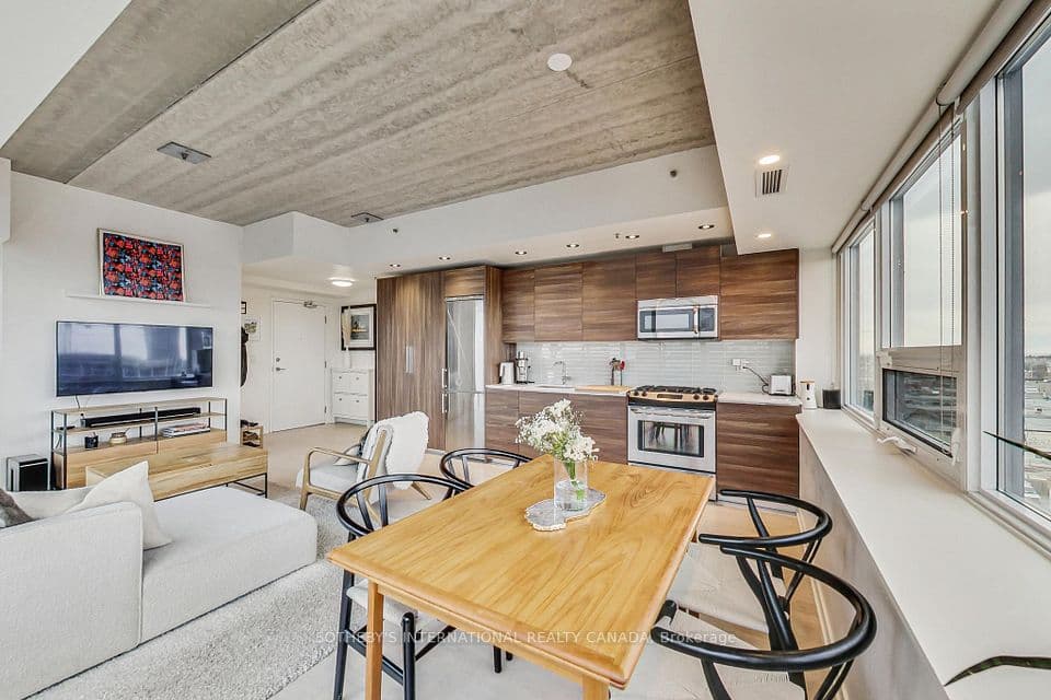51 Lady Bank Road 602, Toronto, ON M8Z 0C9 – photo 2