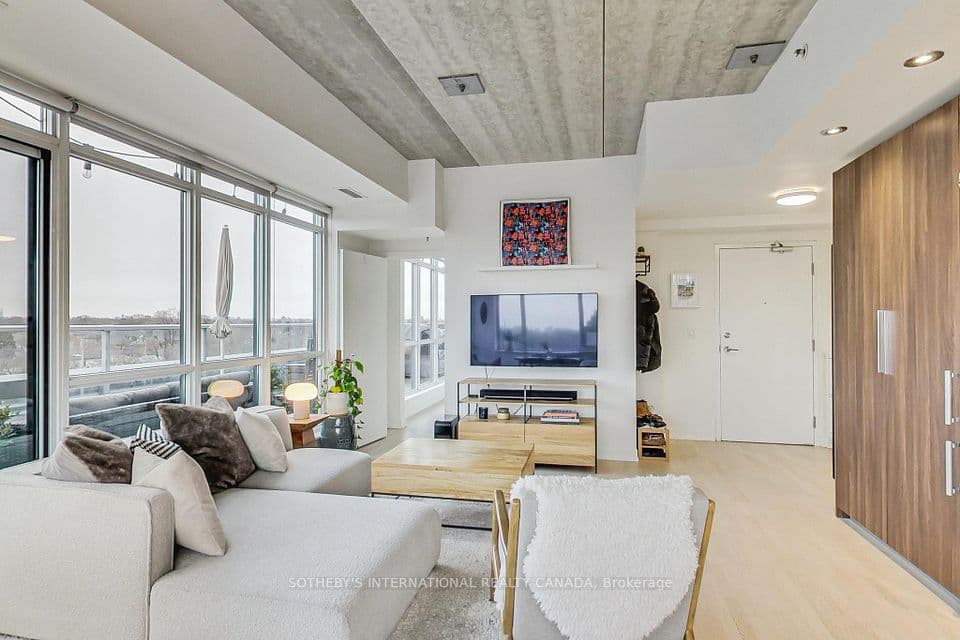 51 Lady Bank Road 602, Toronto, ON M8Z 0C9 – photo 3