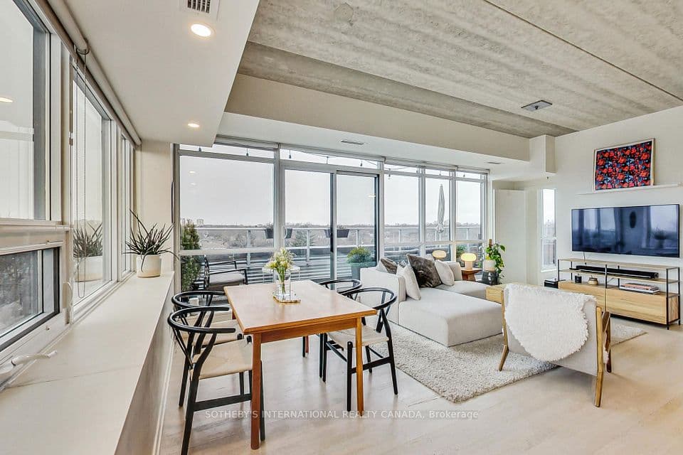 51 Lady Bank Road 602, Toronto, ON M8Z 0C9 – main photo