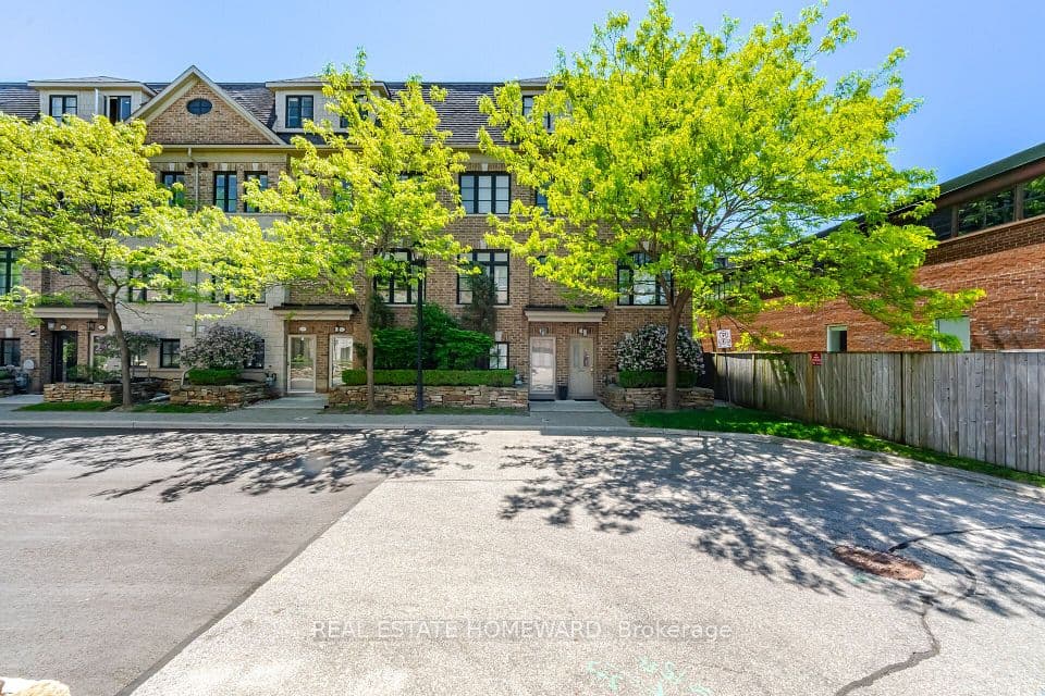 62 Cormier Heights, Toronto, ON M8Z 0B5 – main photo