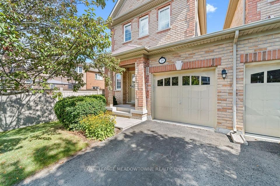 19 Goldham Way, Halton Hills, ON L7G 0B2 – photo 3