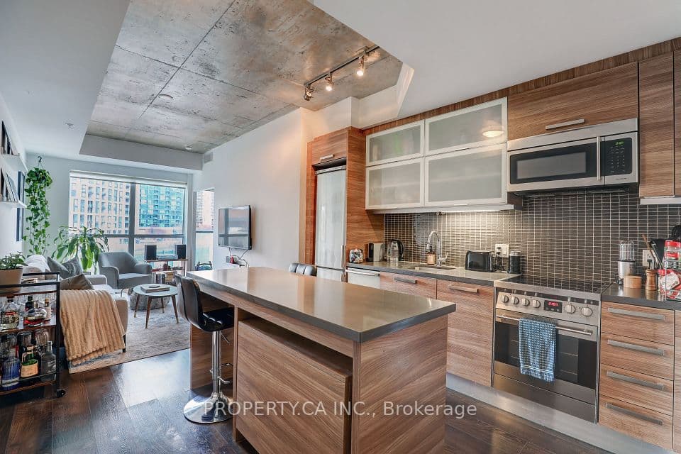 1205 Queen Street W 407, Toronto, ON M6K 0B9 – main photo