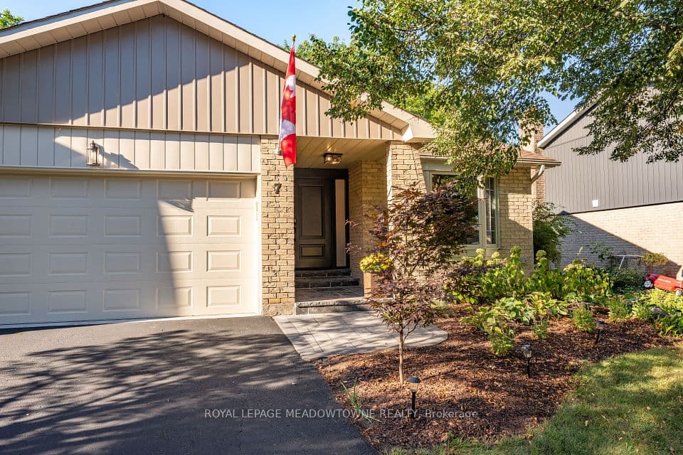 7 Terry Court, Halton Hills, ON L7G 1P4 – photo 3