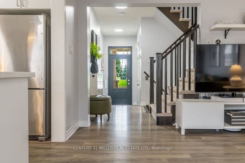 1706 Copeland Circle, Milton, ON L9T 8X8 – photo 2