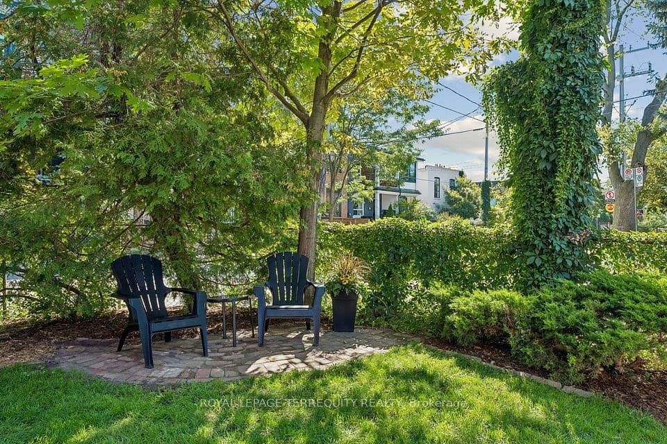 2 Wright Avenue, Toronto, ON M6R 1K8 – photo 3