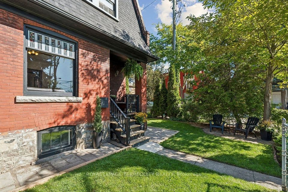 2 Wright Avenue, Toronto, ON M6R 1K8 – photo 2