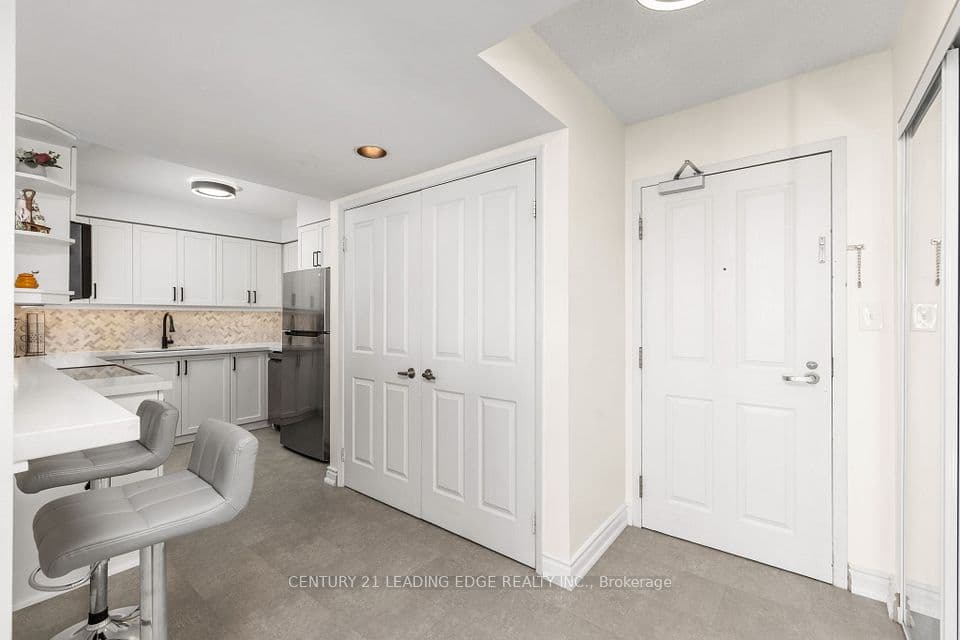 2199 Sixth Line 206, Oakville, ON L6H 5V3 – photo 2