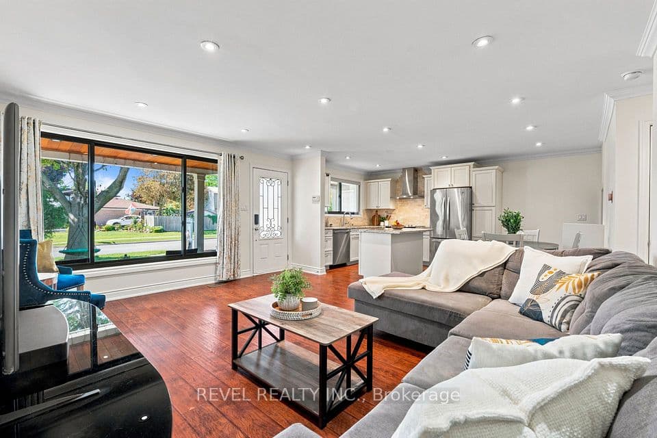 374 Bartley Bull Parkway, Brampton, ON L6W 2L8 – photo 2