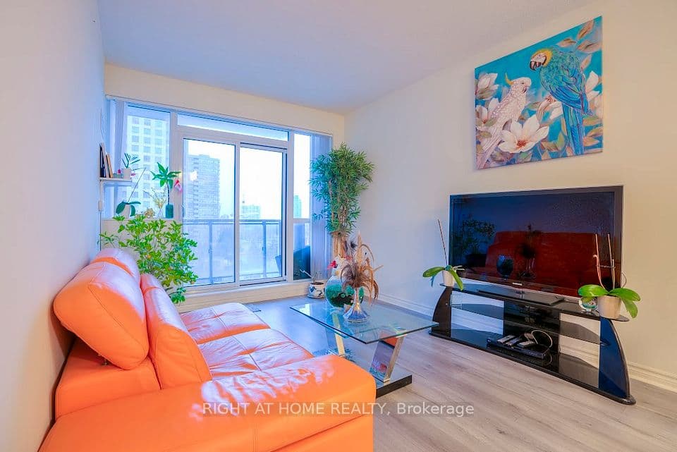 349 Rathburn Road W 512, Mississauga, ON L5B 0G9 – main photo