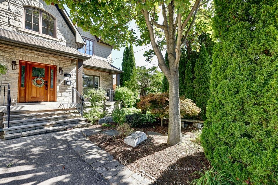 31 Maple Avenue N, Mississauga, ON L5H 2R9 – photo 3