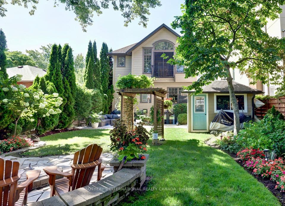 31 Maple Avenue N, Mississauga, ON L5H 2R9 – main photo