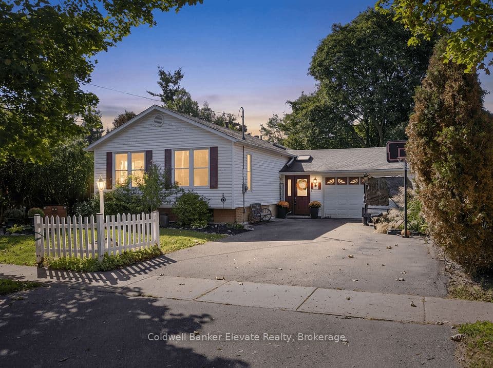 32 Chelvin Drive, Halton Hills, ON L7G 4P9 – main photo