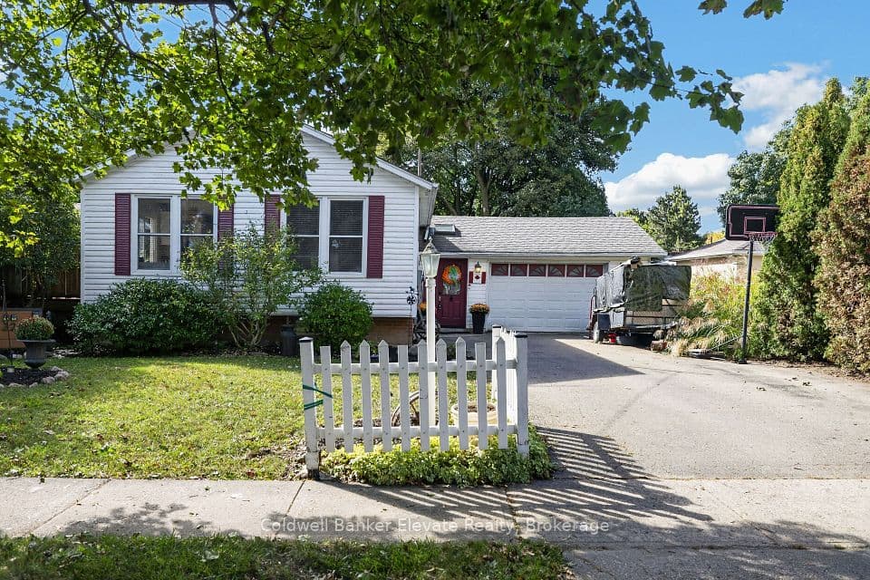 32 Chelvin Drive, Halton Hills, ON L7G 4P9 – photo 2