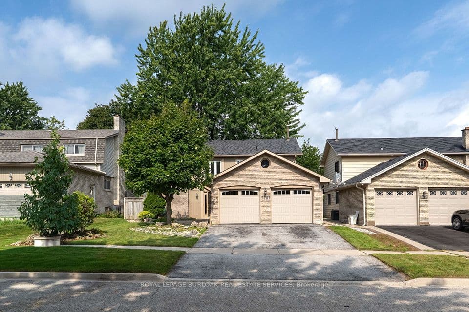 2161 Devlin Drive, Burlington, ON L7P 3C6 – main photo