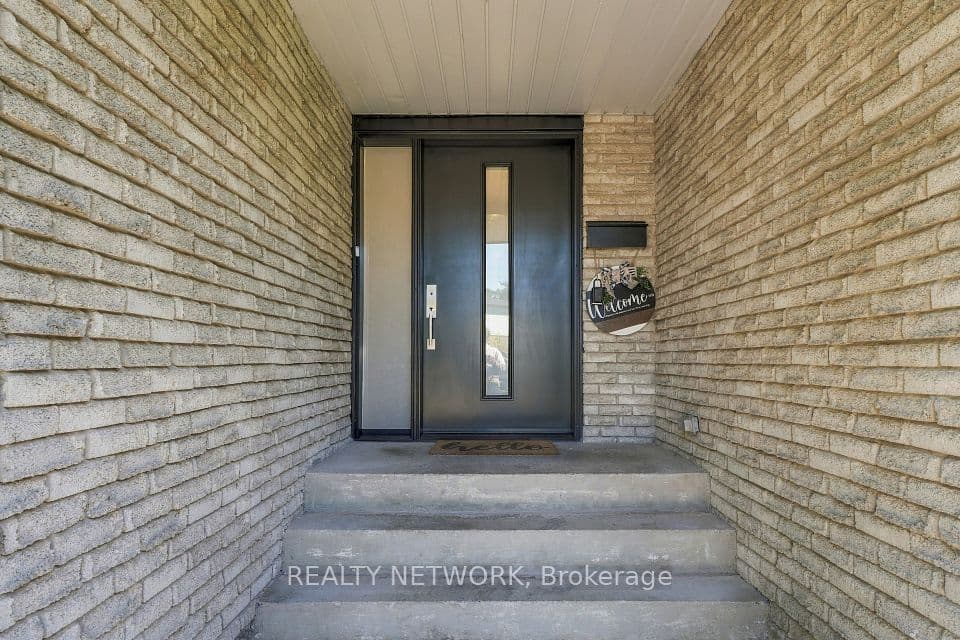 2390 Sinclair Circle, Burlington, ON L7P 3C3 – photo 3
