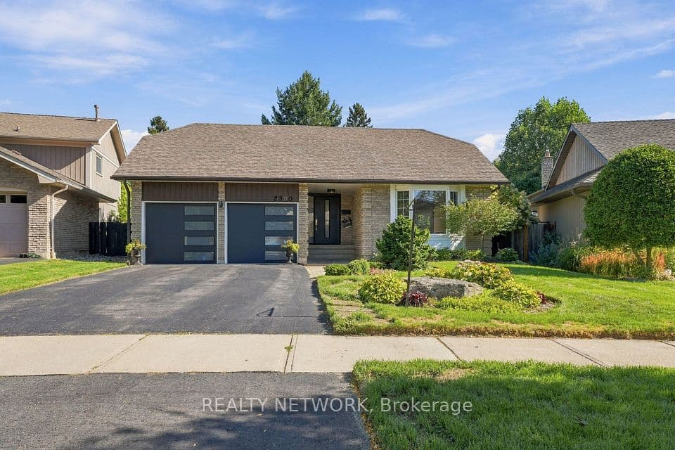 2390 Sinclair Circle, Burlington, ON L7P 3C3 – photo 2