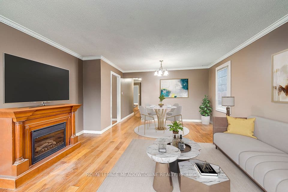 8 Midhurst Drive, Toronto, ON M9V 1Z7 – photo 3