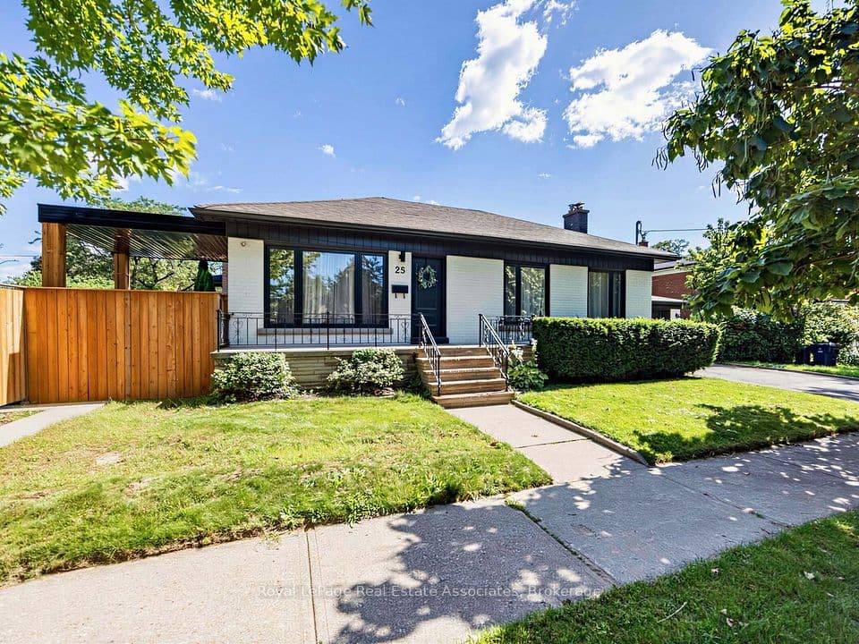 25 Treeview Drive, Toronto, ON M8W 4B8 – main photo