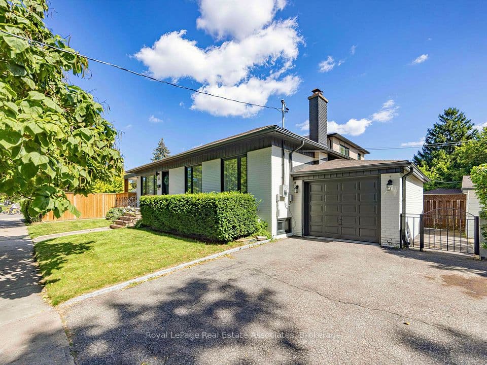 25 Treeview Drive, Toronto, ON M8W 4B8 – photo 2