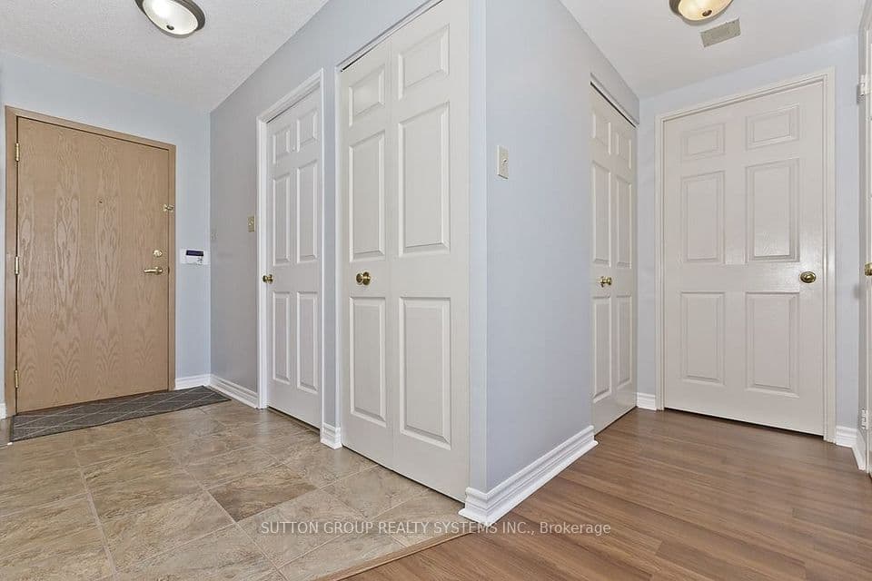 55 Elm Drive 1214, Mississauga, ON L5B 3Z3 – photo 2