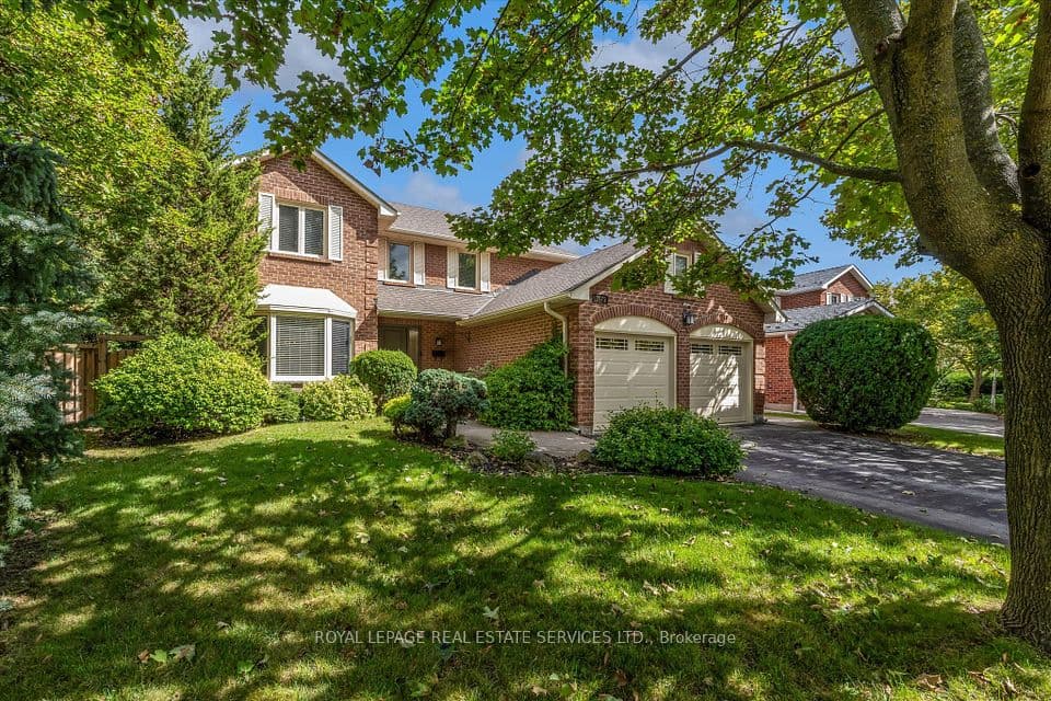 1075 Mayfair Road, Oakville, ON L6M 1G5 – main photo