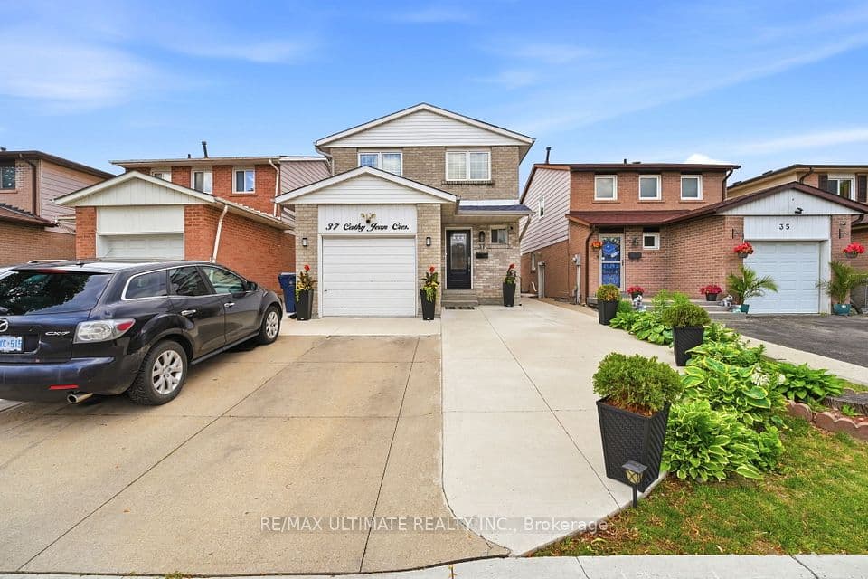 37 Cathy Jean Crescent, Toronto, ON M9V 4T2 – main photo