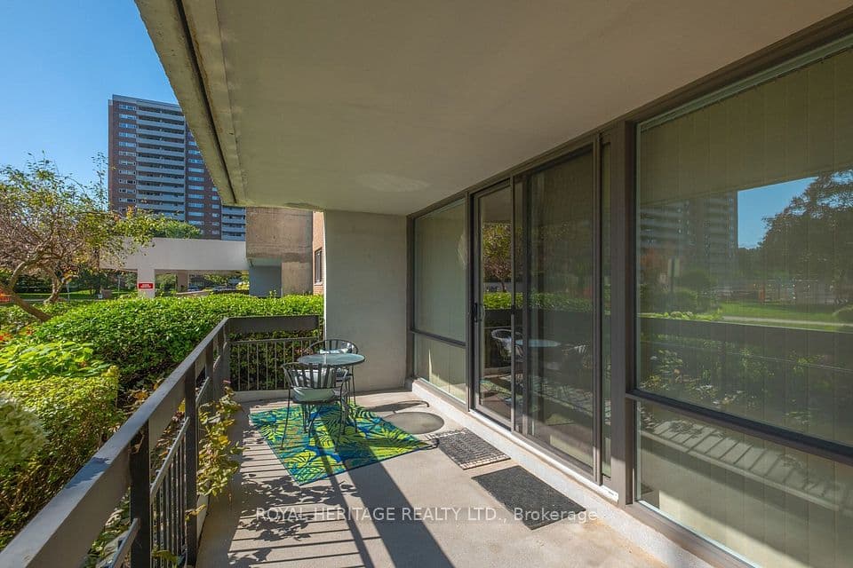 260 Scarlett Road 104, Toronto, ON M6N 4X6 – photo 3